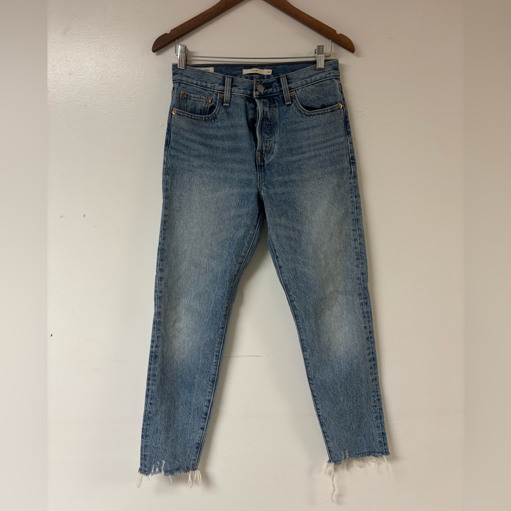 Womens Levi's Wedgie Jeans Blue Distressed Size 26